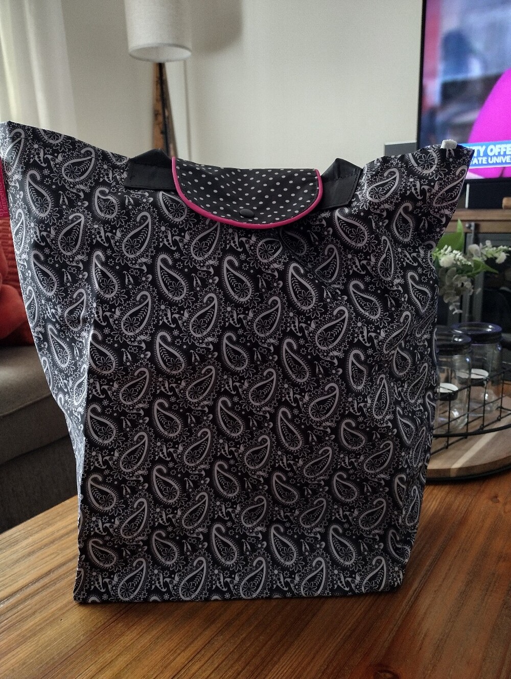 The Pampered Chef Black & White Paisley Accessory with Pink Logo Tag